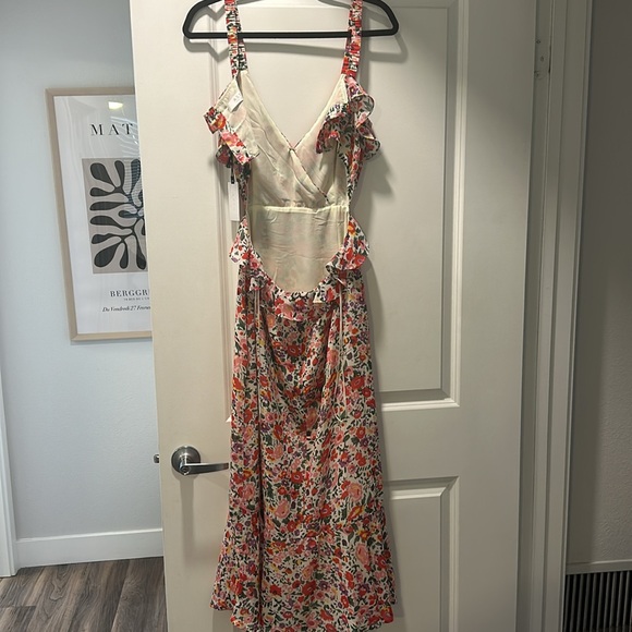 ASTR Wildflower Dress in Pink Red Floral Sz Medium NWT - Picture 7 of 8